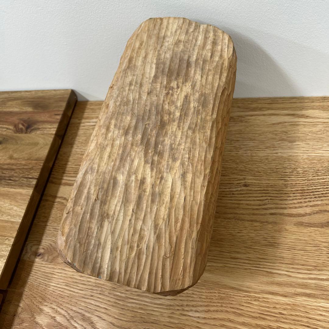 かわいい　木製 猫の彫刻　木彫り　ねこ　ネコ 香箱座り