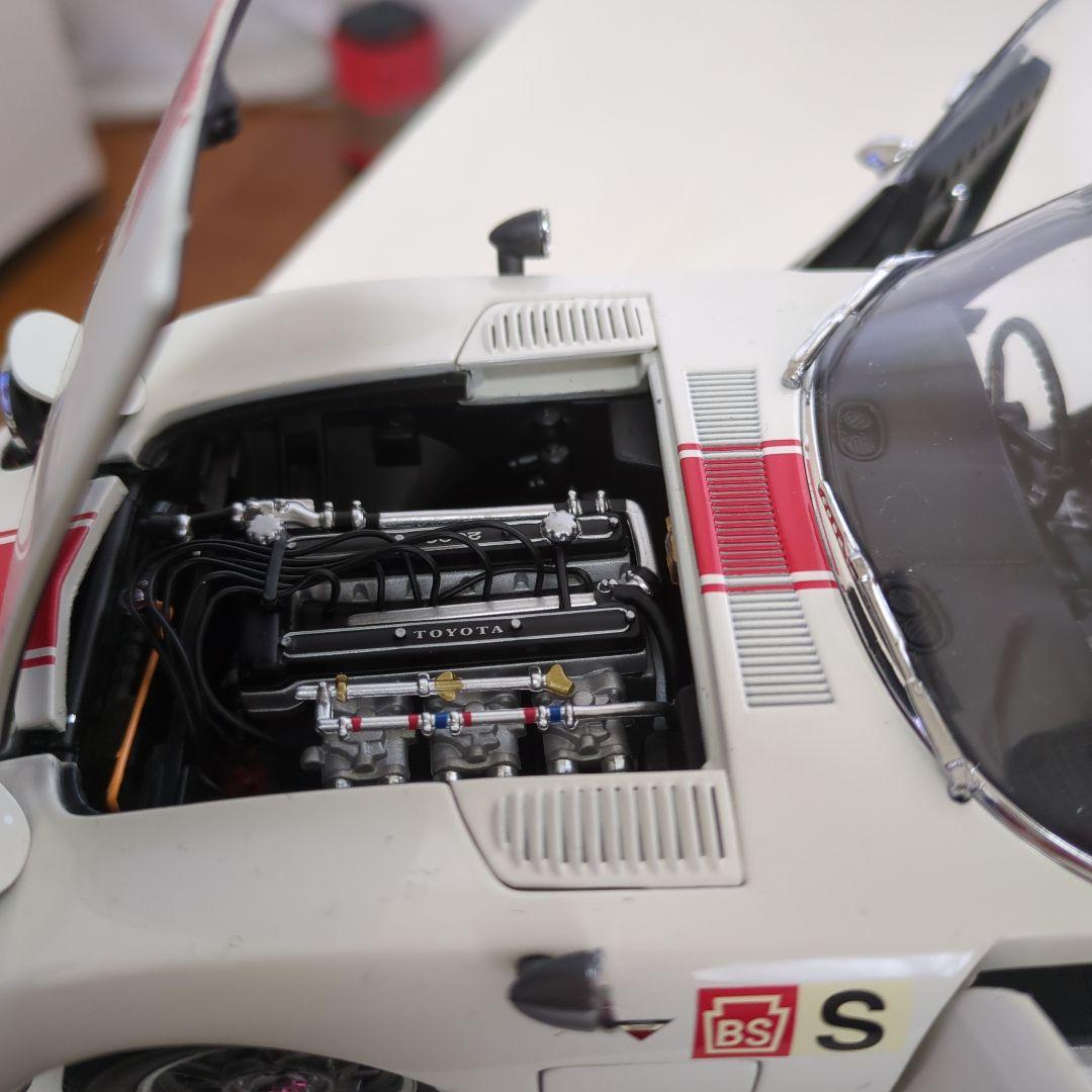 オートアート、トヨタ2000GT、2台セット　1/18ミニカー