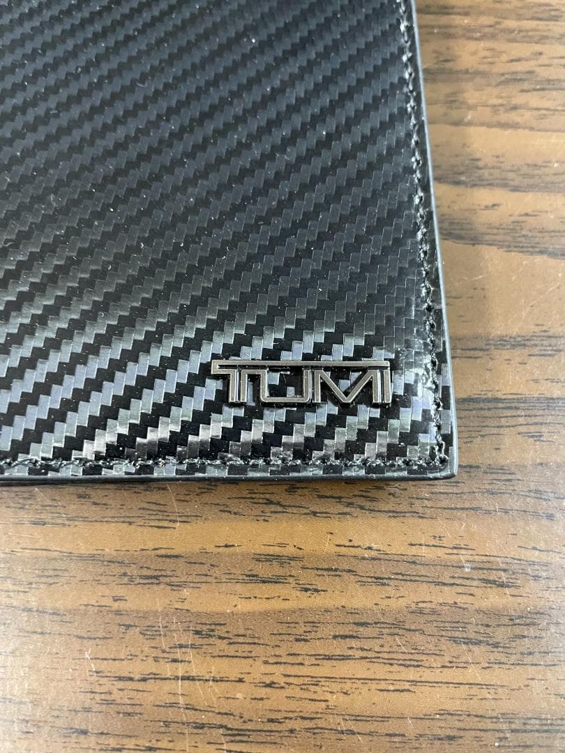 TUMI パスポートケース カーボン レザー