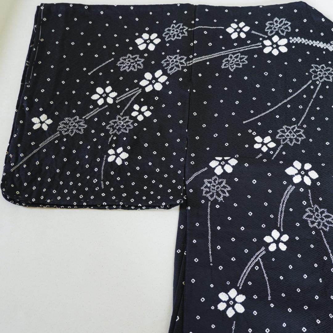 未使用　モノトーンの絞り染め訪問着　正絹