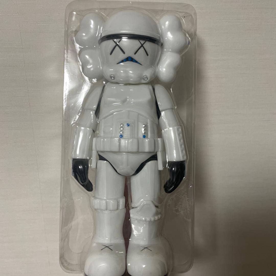 KAWS x STARWARS ストームトゥルーパー