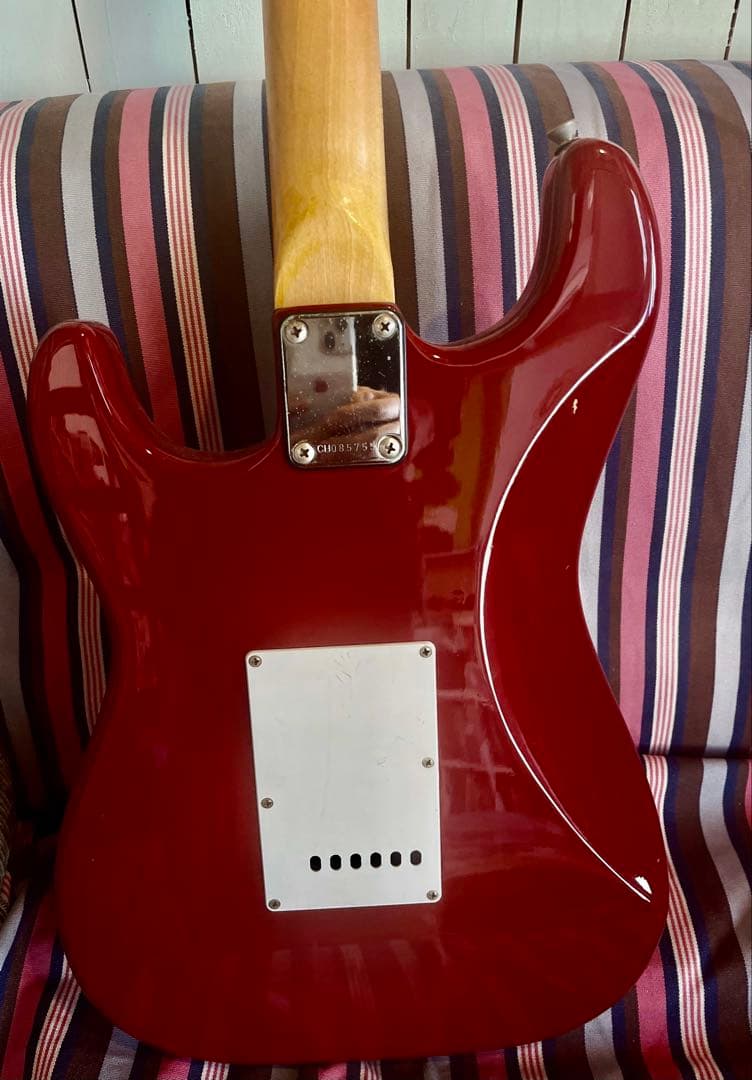 ストラトキャスター ダコタレッド　アリア proⅡ