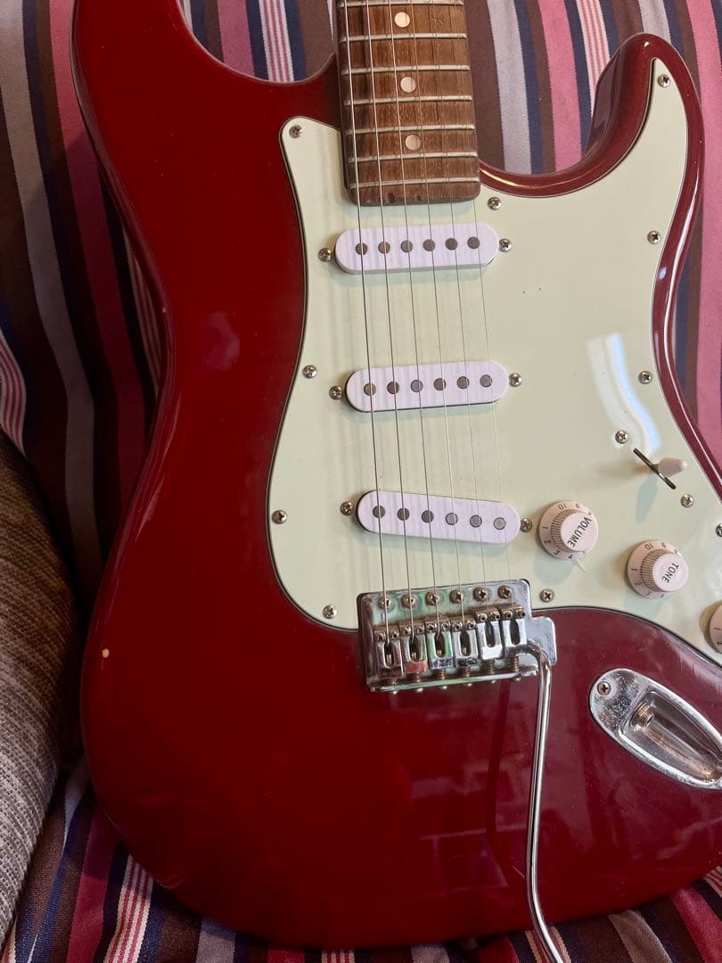 ストラトキャスター ダコタレッド　アリア proⅡ