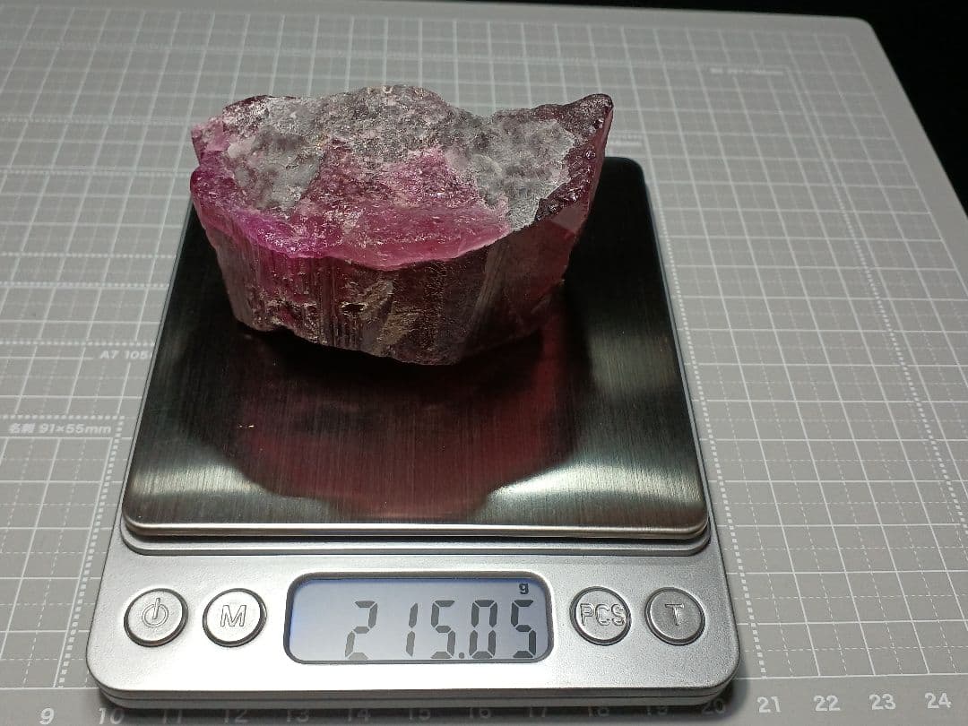 ピンクトルマリン　大型結晶　215g　原石　鉱物標本