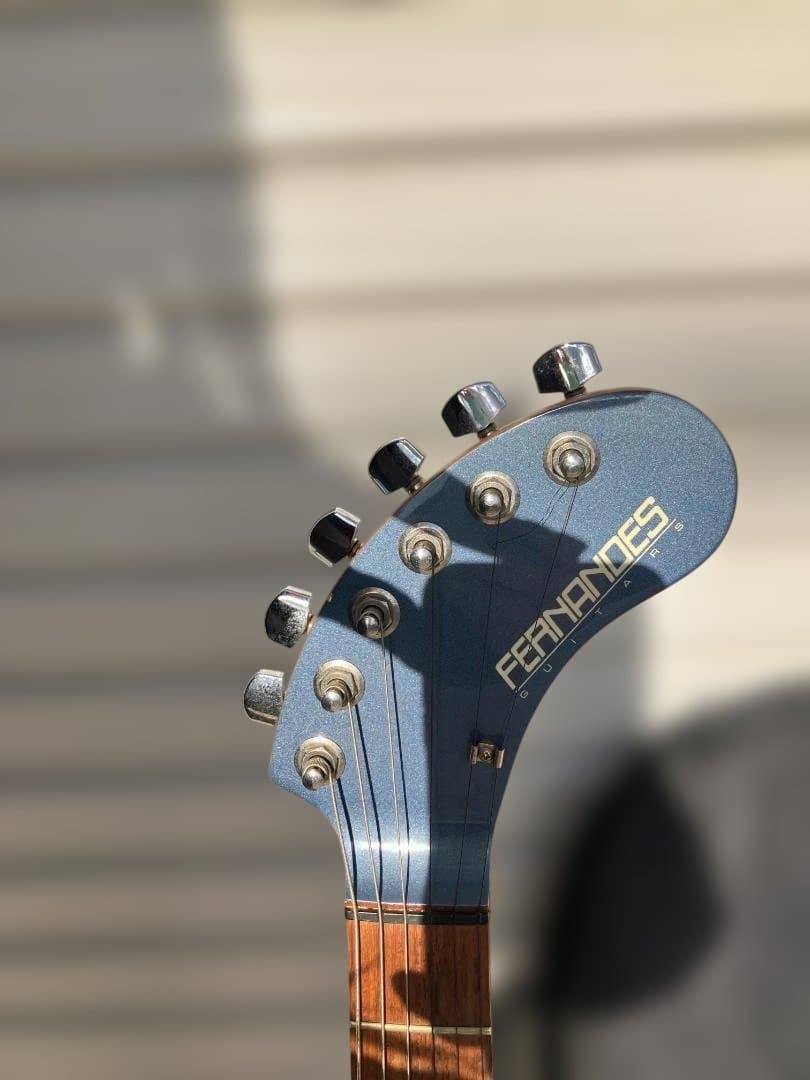 FERNANDES エレキギター 青 ギターケース付き　動作未確認現状品