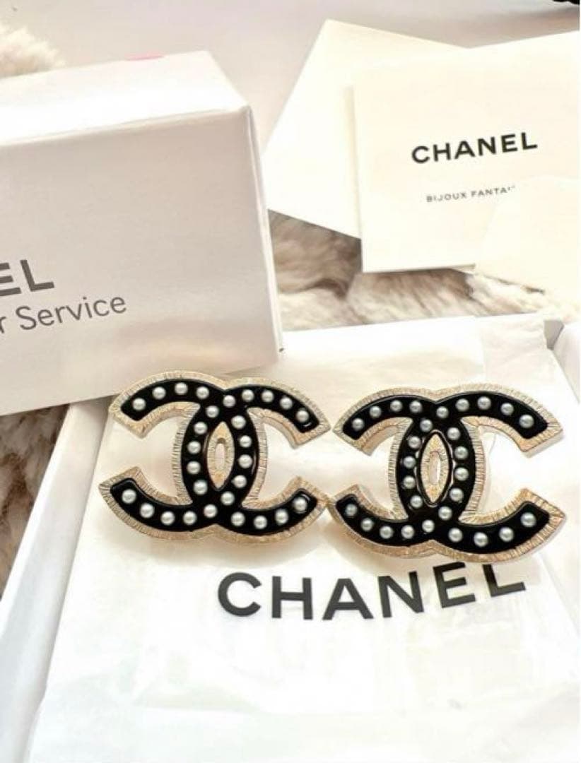 安心の正規品❣️極美品！日本に数点のみ入荷❣️存在感大❣️CHANELピアス【両耳】