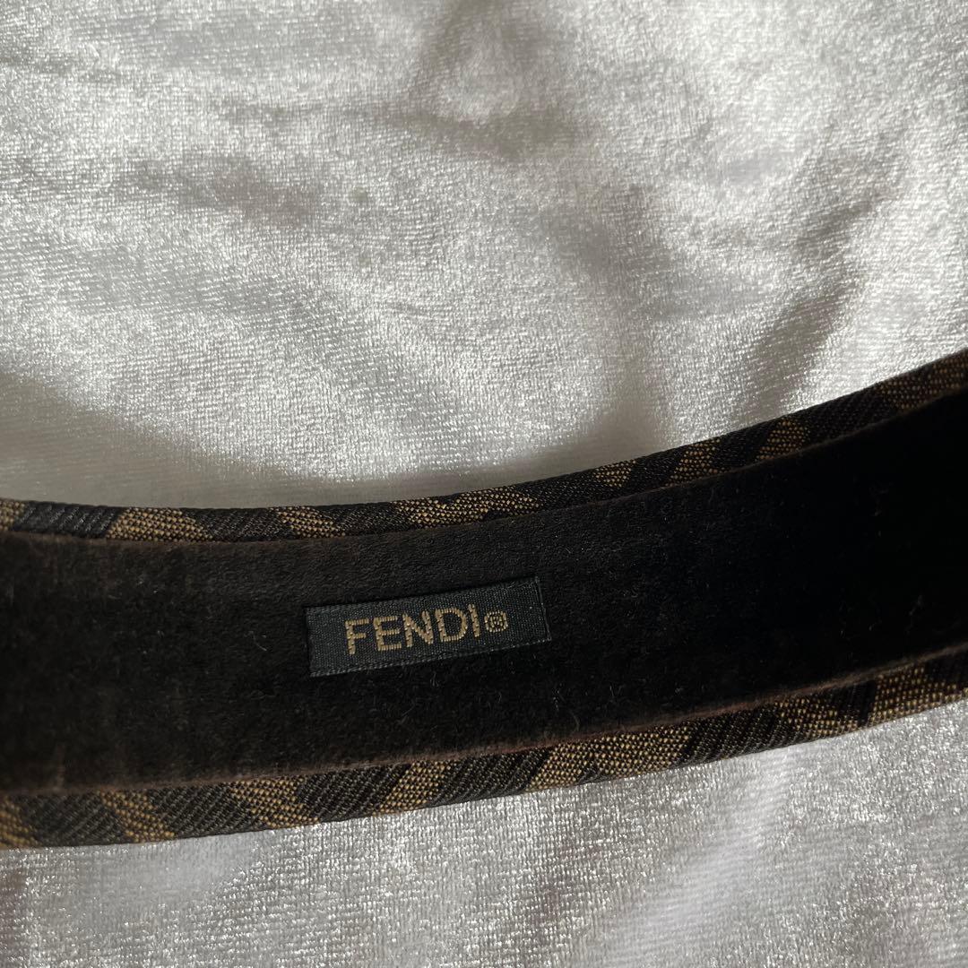 【値下げ本日まで】FENDI ロゴ入りヘアバンド ブラック・ブラウン