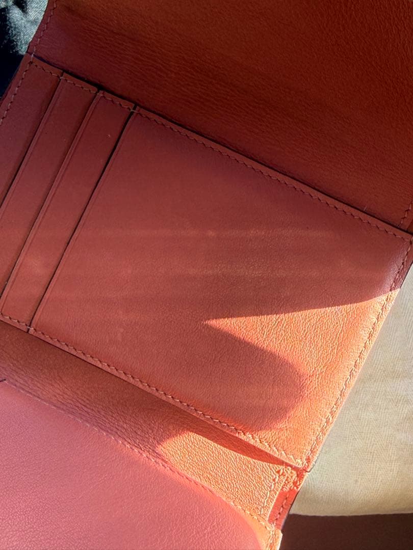 美品即発送！ロエベ LOEWE バーティカル ウォレット スモール 三つ折り財布