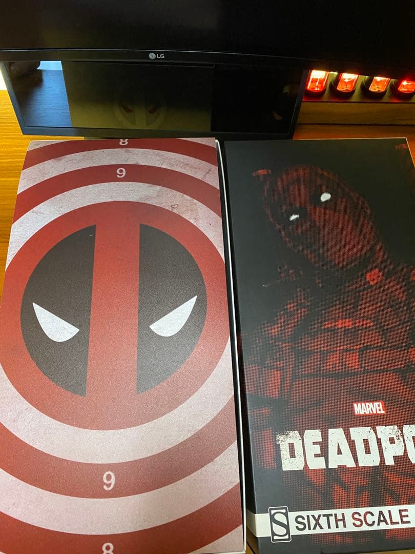 マーベル・Deadpool 1/6スケールフィギュア サイドショウ　デットプール