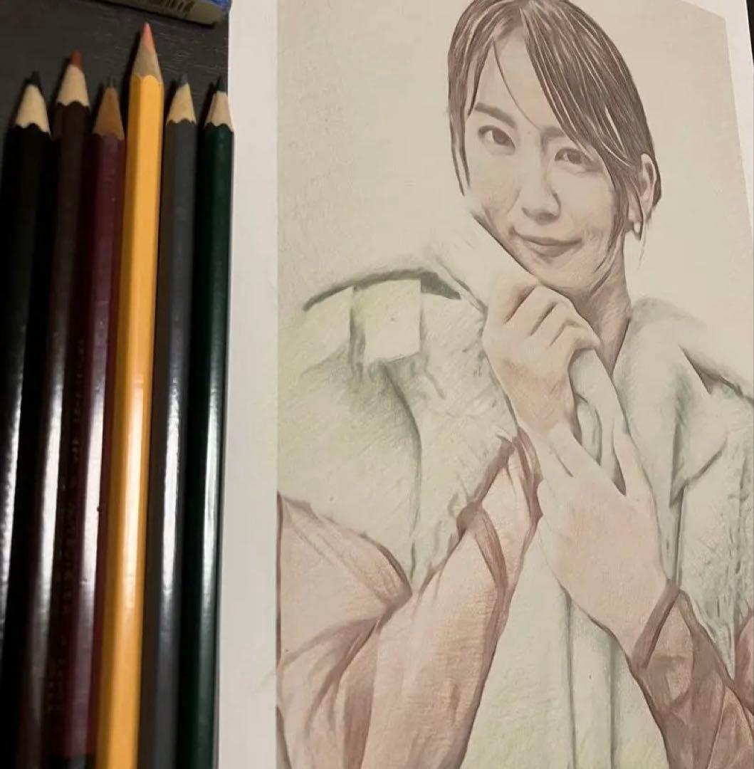 女優画21 額装品　額縁寸法32.7㎝×24.0㎝×1.5㎝　色鉛筆画　定款付