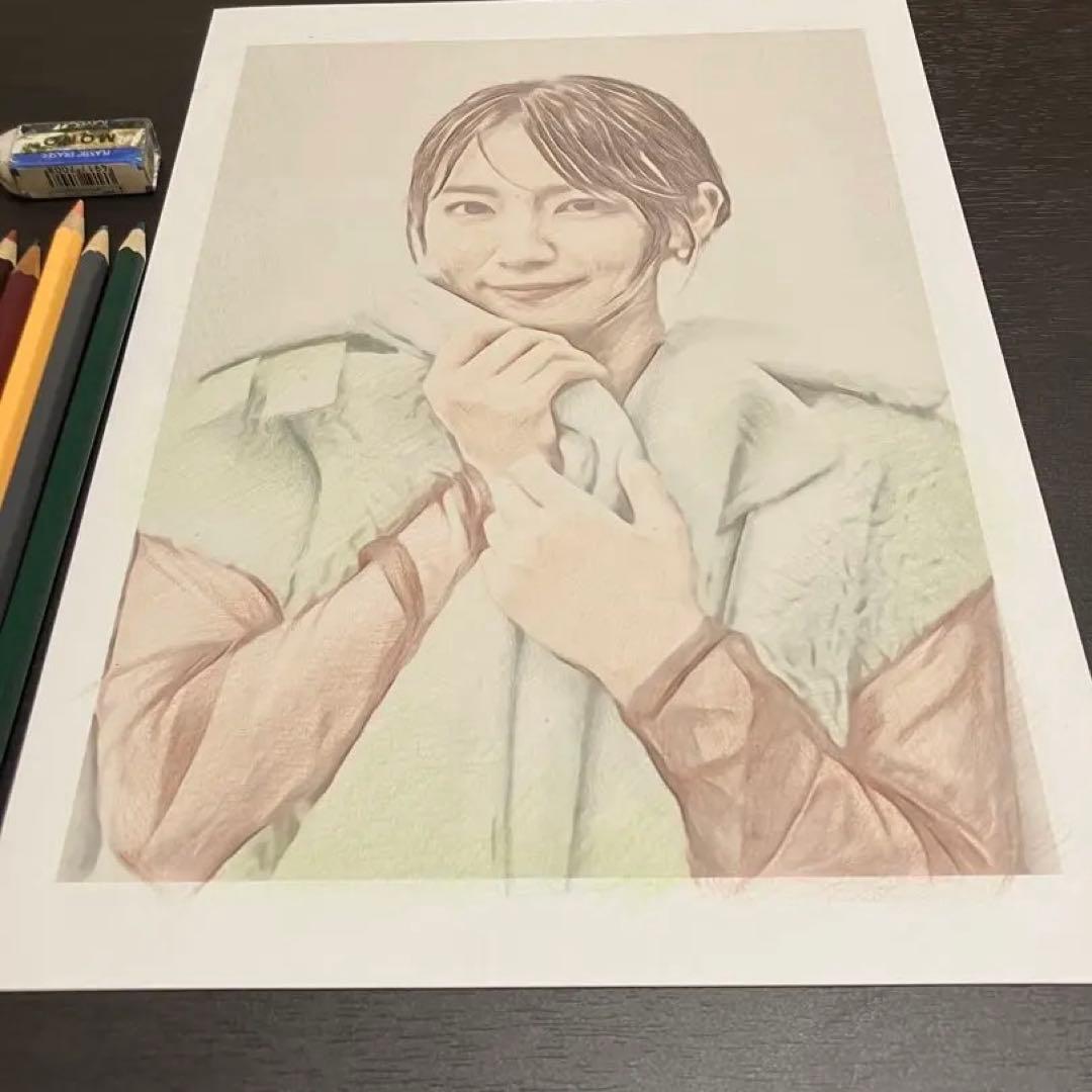 女優画21 額装品　額縁寸法32.7㎝×24.0㎝×1.5㎝　色鉛筆画　定款付