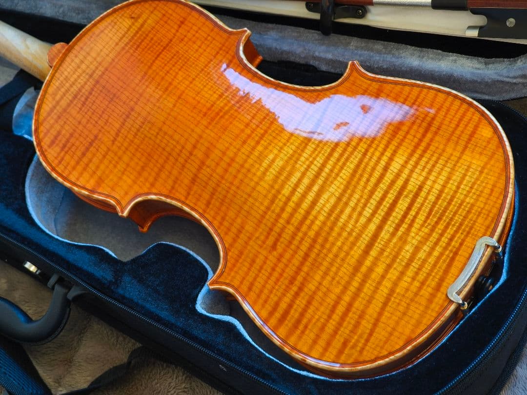 美品 4/4 バイオリン（裏板一枚板）弓・ケース・松脂・肩当てセット／すぐ演奏可