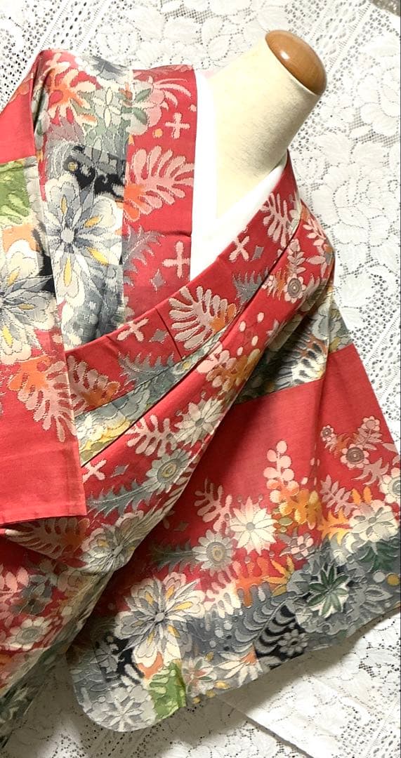 【アンティーク・希少】銘仙　着物　正絹　可愛い花柄　和装