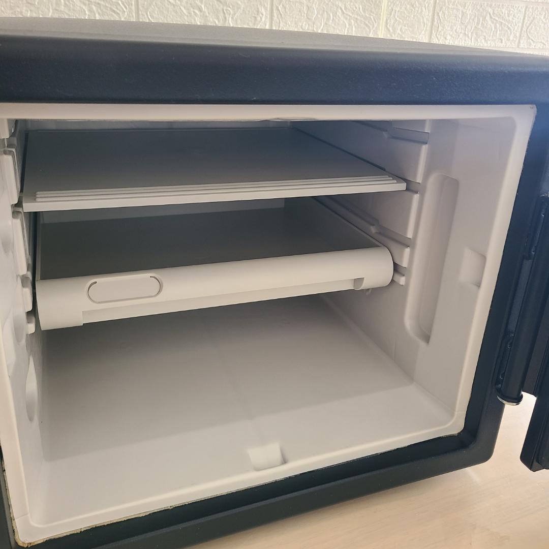 【美品】SentrySafe セントリー JFW082GUL　耐火・耐水金庫