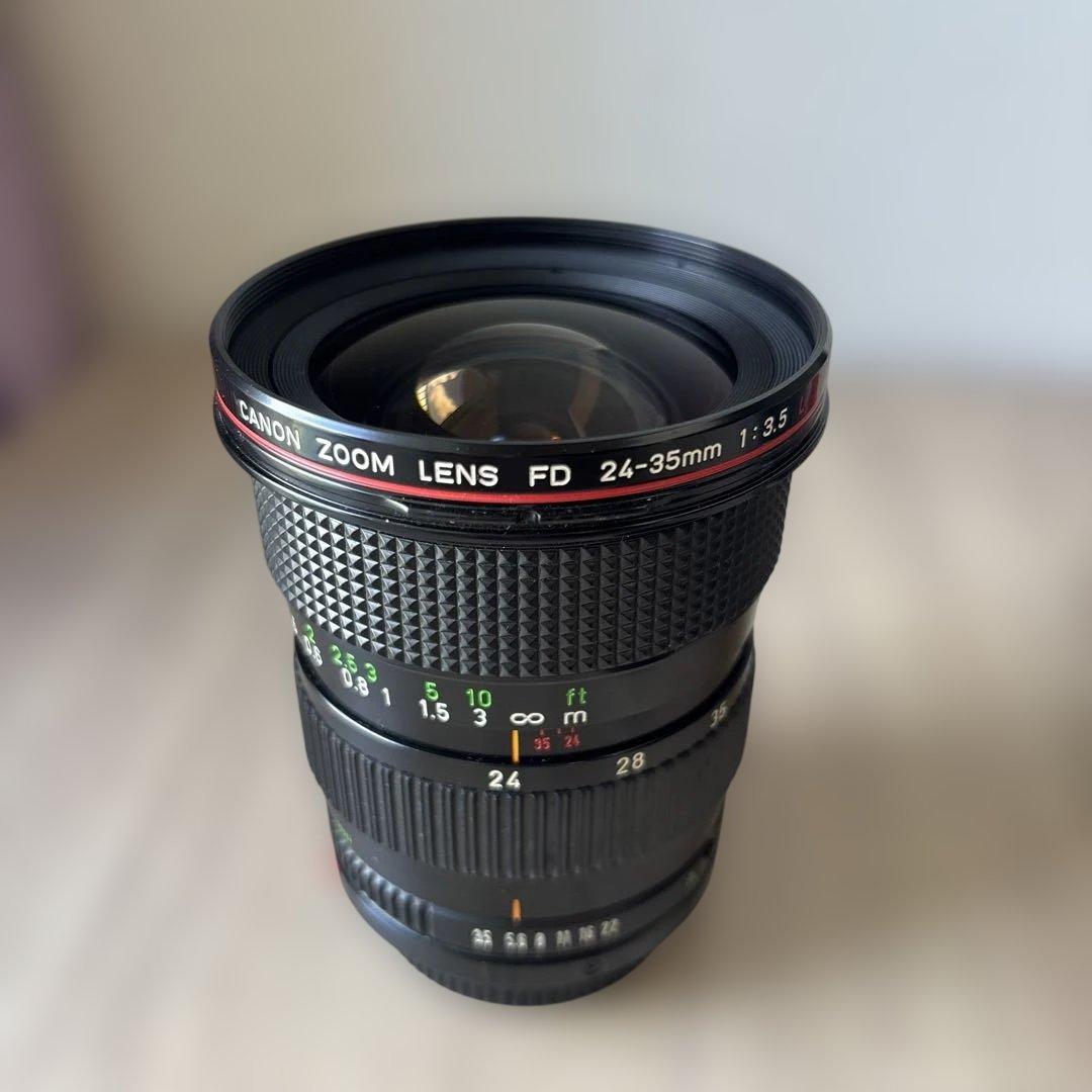Canon FD 24-35mm f/3.5 ズームレンズ　フードつき
