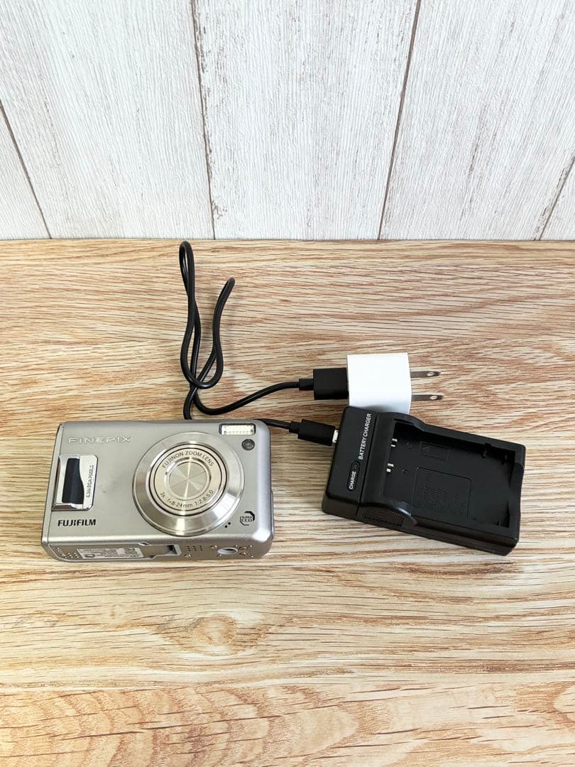 【名機】Fujifilm FinePix F31fd シルバー オールドコンデジ