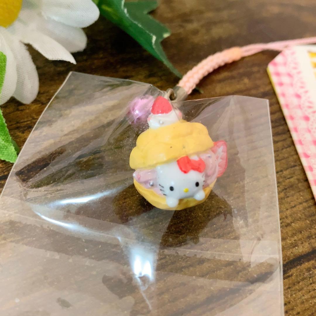 【激レア】ご当地キティ　スイーツ　根付　ストラップ イチゴ　シュークリーム 希少