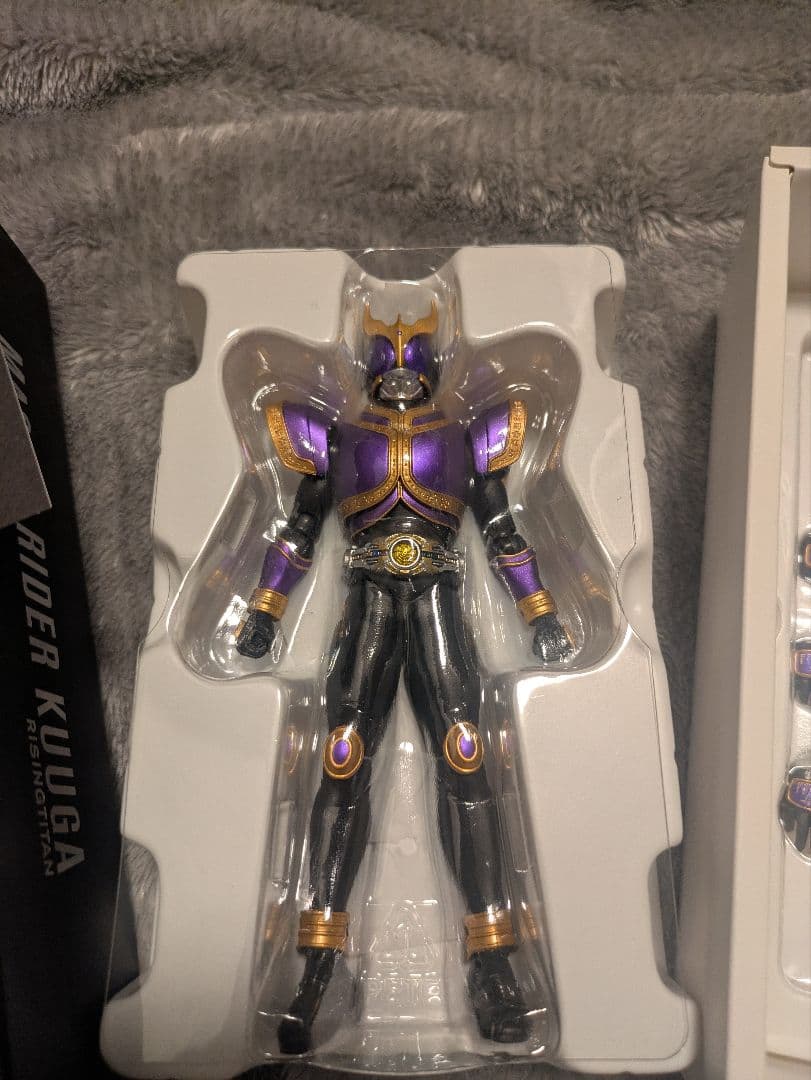 真骨彫 仮面ライダークウガ ライジングタイタン