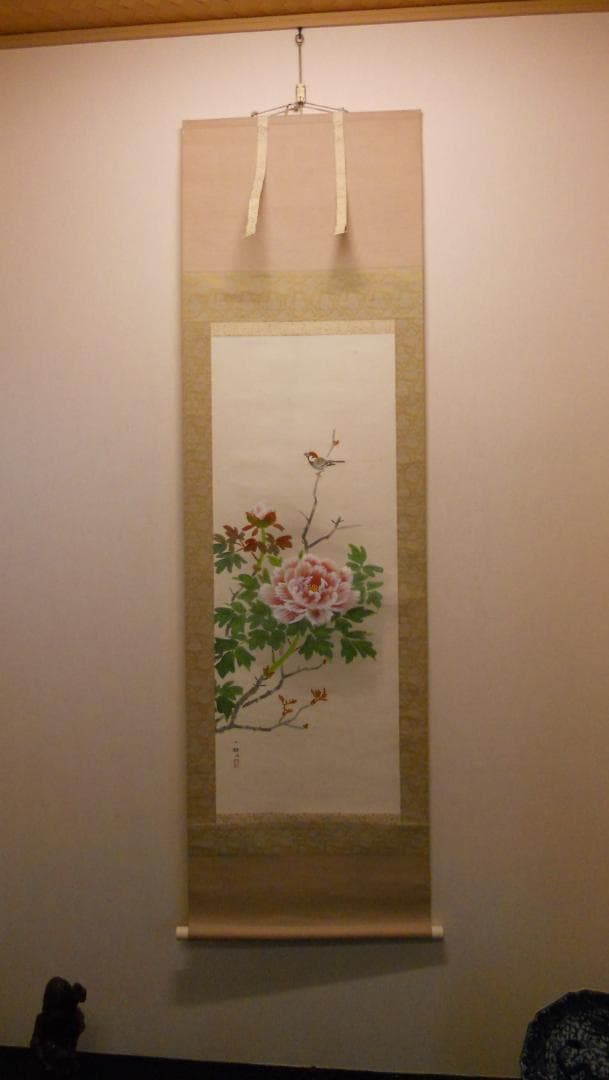 掛け軸 一畝 ばら 絹本 希少 軸装 茶道具 掛軸 です。