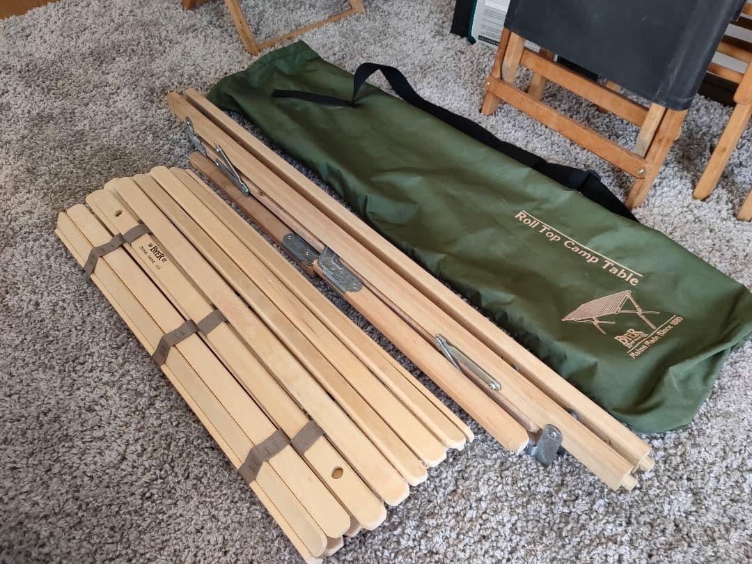Momuです。　木製キャンプテーブル 収納バッグ付き