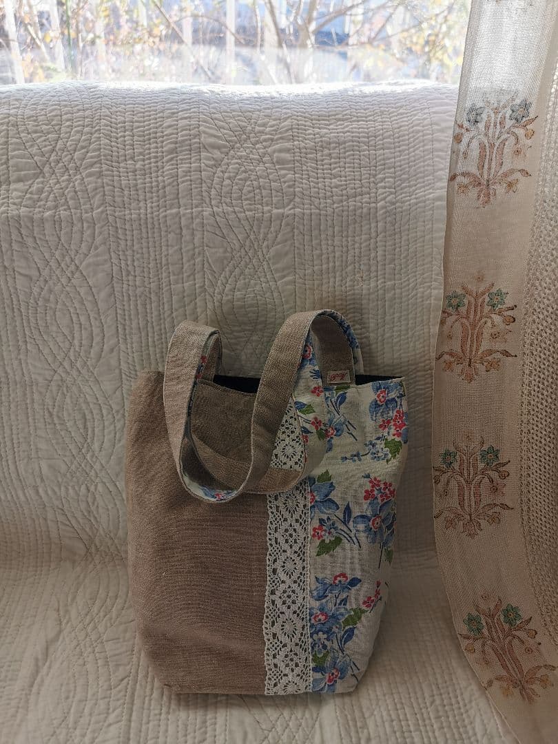 ハンドメイド✃アンティーク花柄ファブリック＆ブラックウォッチ リバーシブルトート