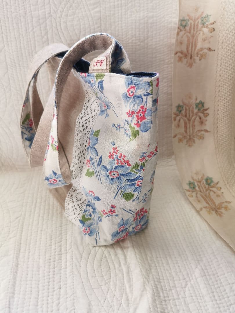 ハンドメイド✃アンティーク花柄ファブリック＆ブラックウォッチ リバーシブルトート