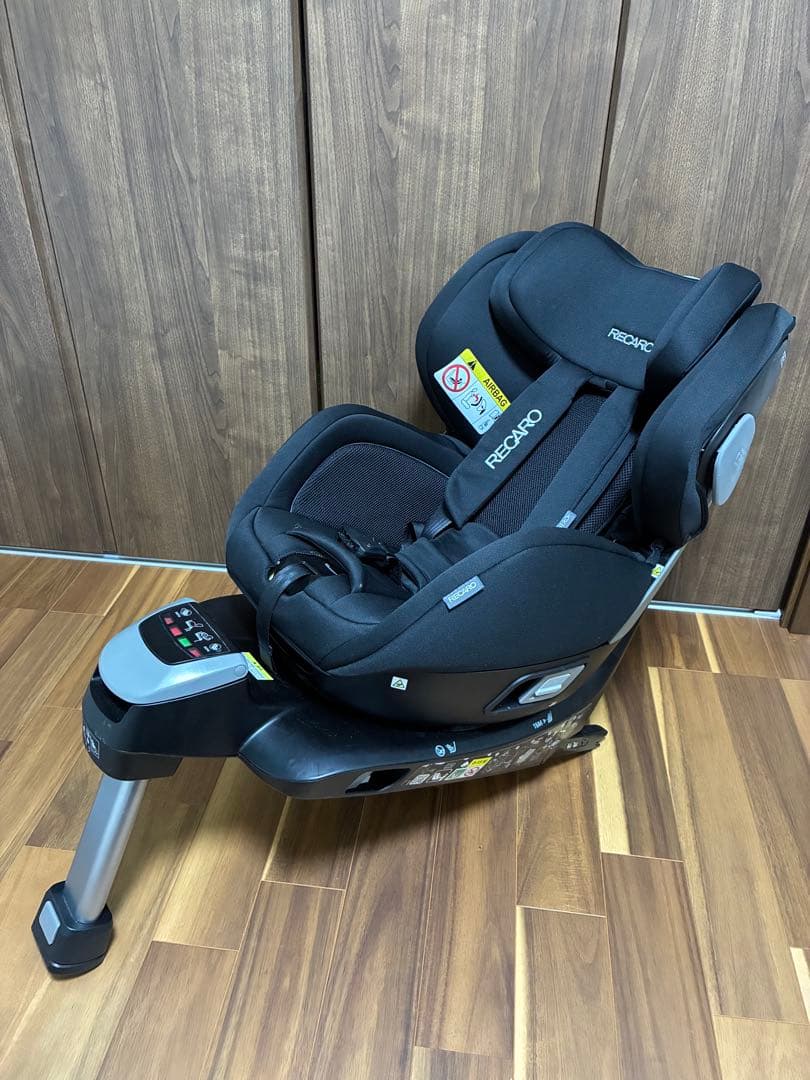 【状態良好】RECARO ブラック チャイルドシート