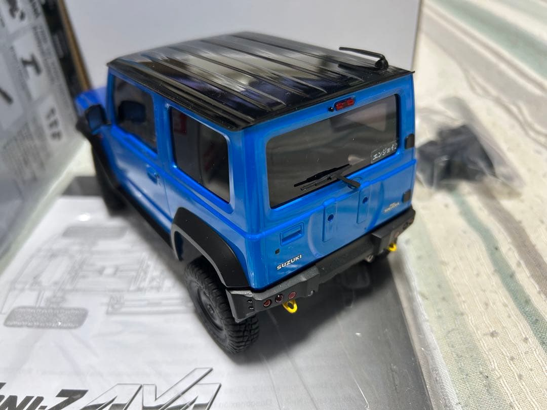 数回使用したのみ、実車で言う新古車なミニッツ4×4・ジムニーシエラ譲ります。