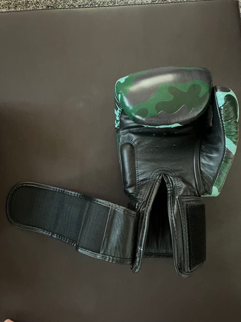 TWINS SPECIAL ボクシンググローブ 14oz 迷彩柄　本革