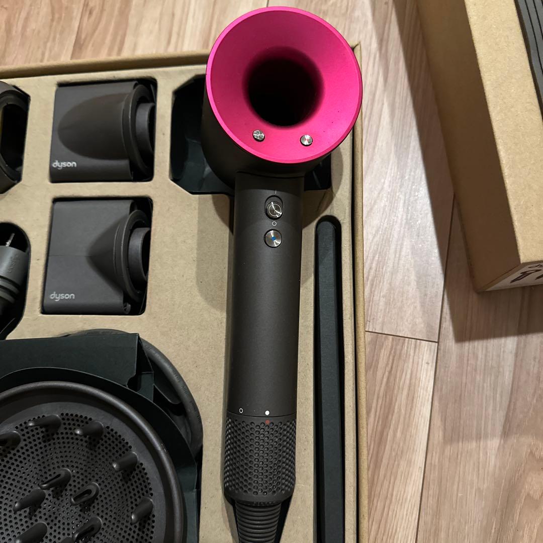 ダイソン supersonic ionic ドライヤー