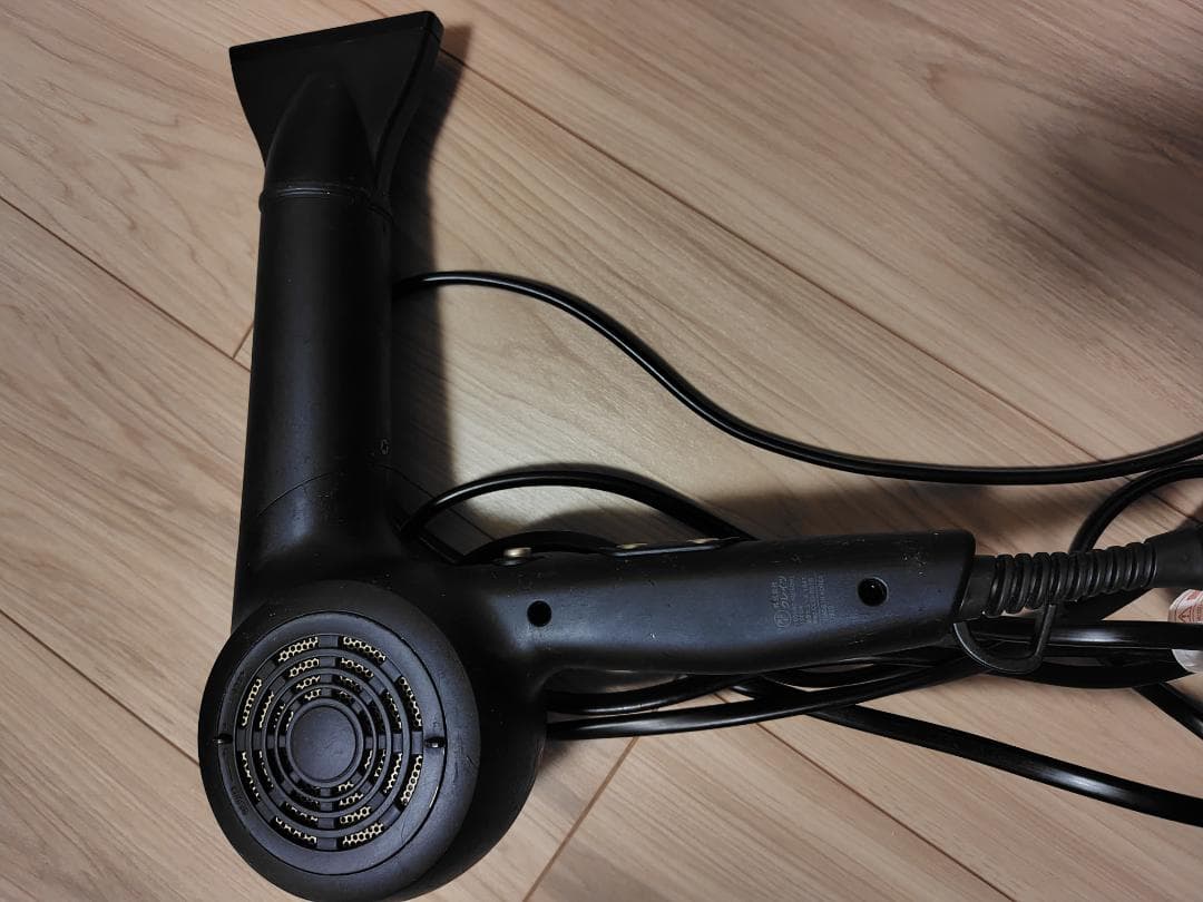 ヘアドライヤー　HOLISTIC cures