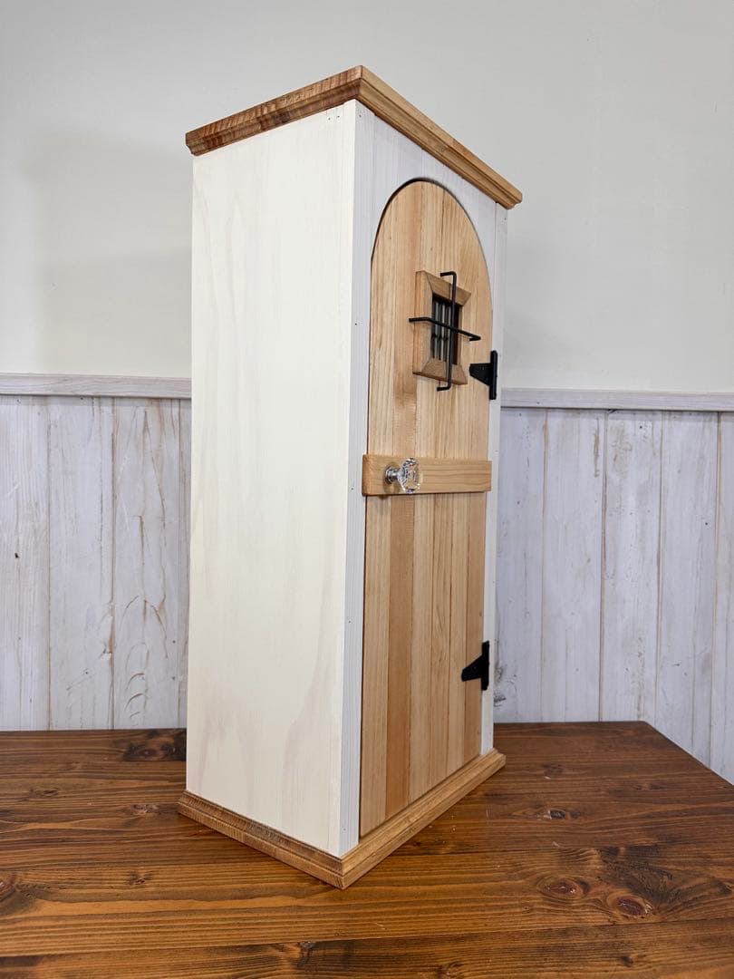 し*も様 【1点のみ　微小難あり】ナチュラルアンティークの扉のようなキャビネット