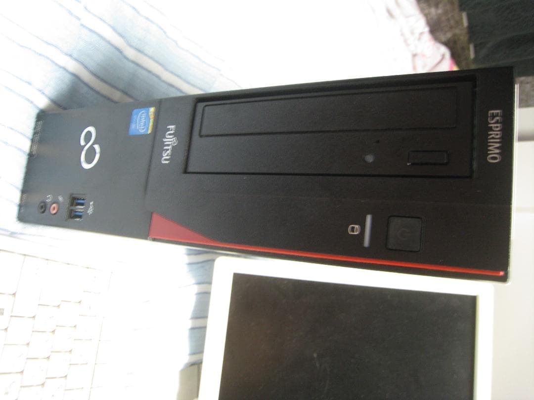 3 OFFICE 富士通 ESPRIMO Win7 & 20インチ  訳アリ