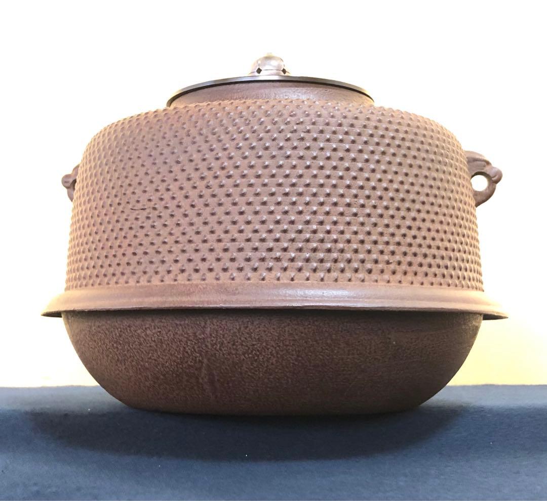 《レ》霰地紋 真形羽付釜 銀摘蓋添 釜師 佐藤浄清 作歴 共箱　251027う1