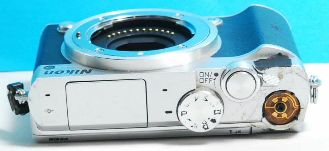 NIKON 1 J5 シルバー　ボディ　送料無料