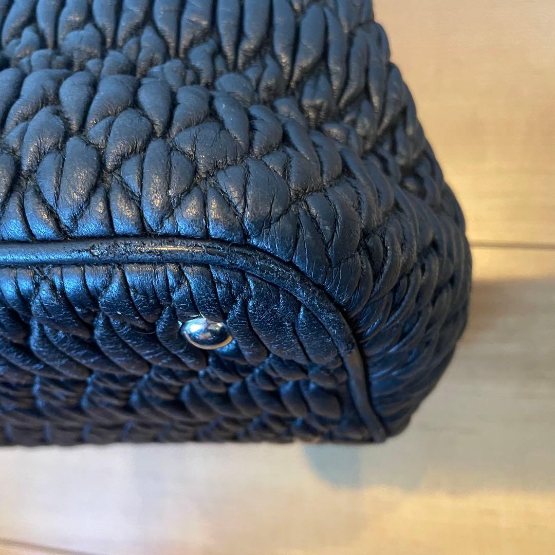 ミュウミュウ　ナッパクリスタル　ハンドバッグ　ショルダー　ブラック