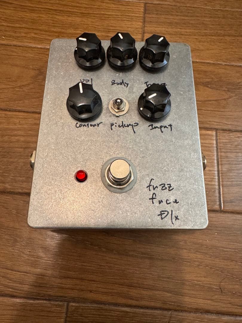 fuzz face dlx (バッファ後に繋ぐことができる切り替え有り)