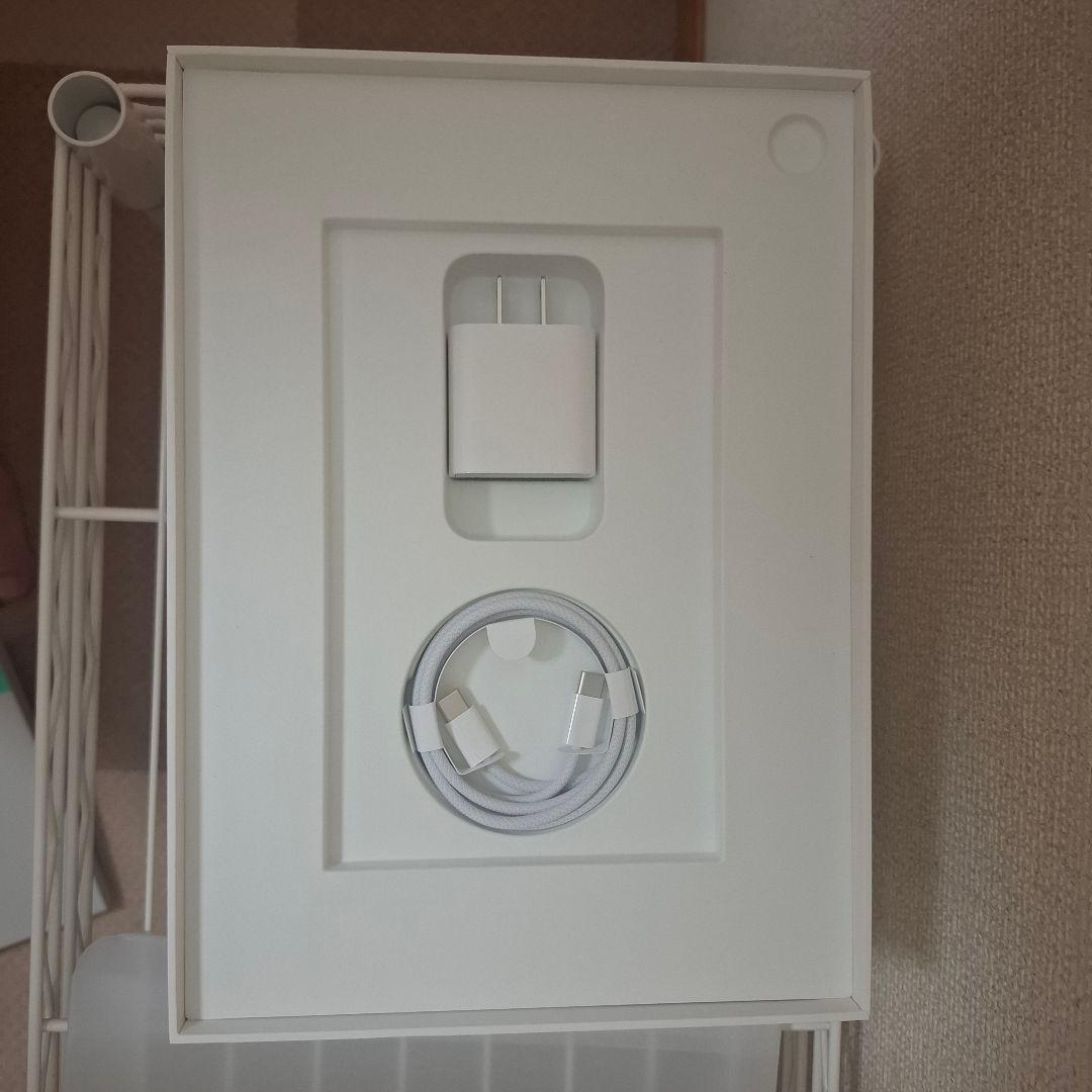 iPad A16 256GB シルバー 第11世代 + ESRアクセサリー