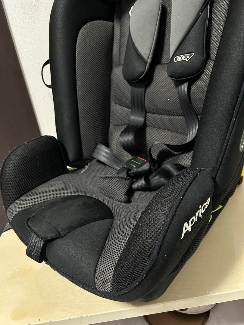 アップリカ ジュニアシート フォームフィット チャイルドシート