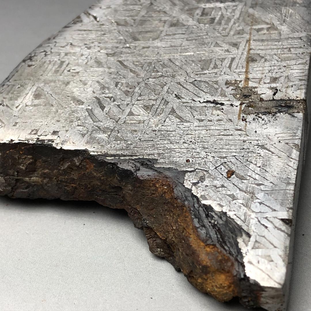 アルタイ隕石　隕石 鉄隕石　エンドカット　ナチュラル　重さ約305ｇ