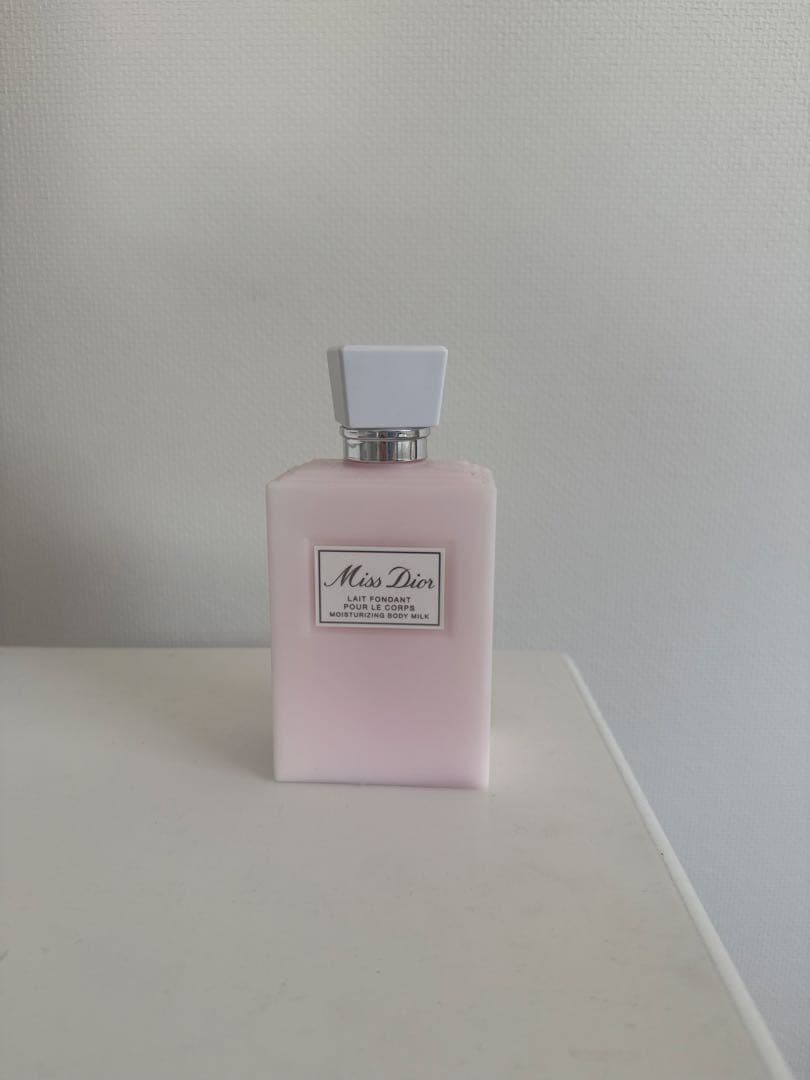 DIOR MissDior ミスディオール　ボディミル200ml 箱リボン付き