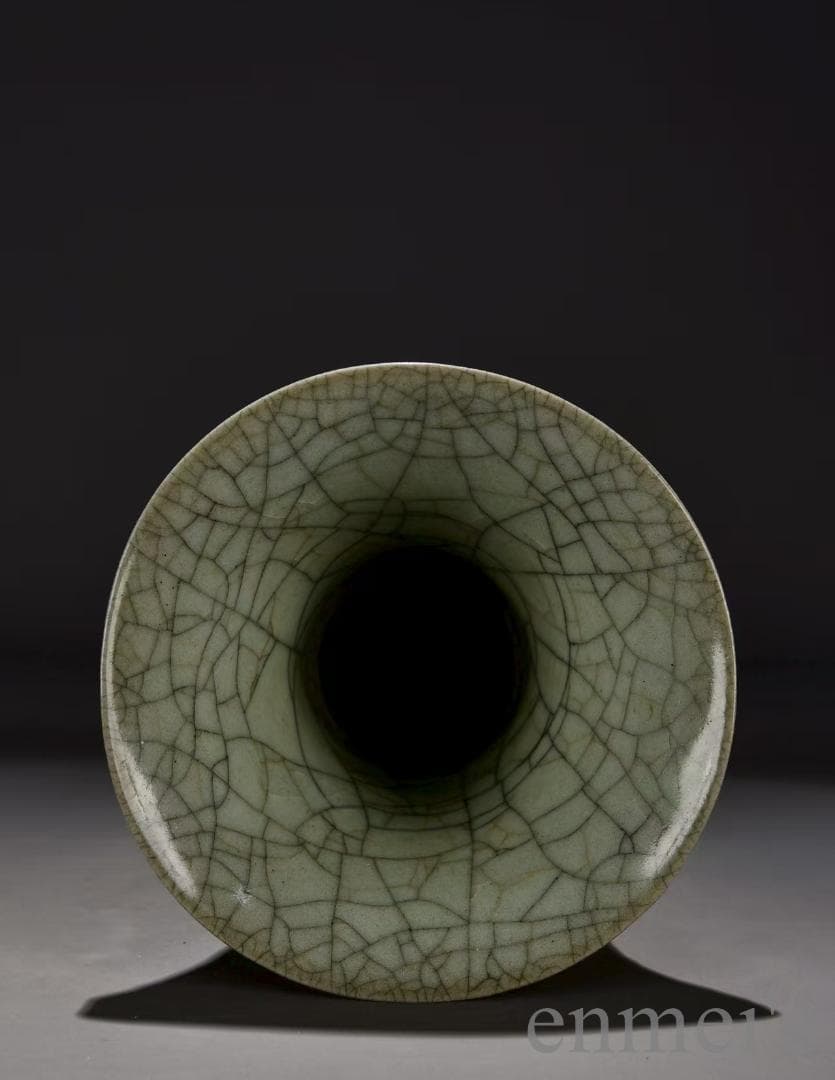 中国古美術・宋官窯・出戟花觚・青磁・唐物・壺・骨董品・時代物・古陶磁・花觚・古玩