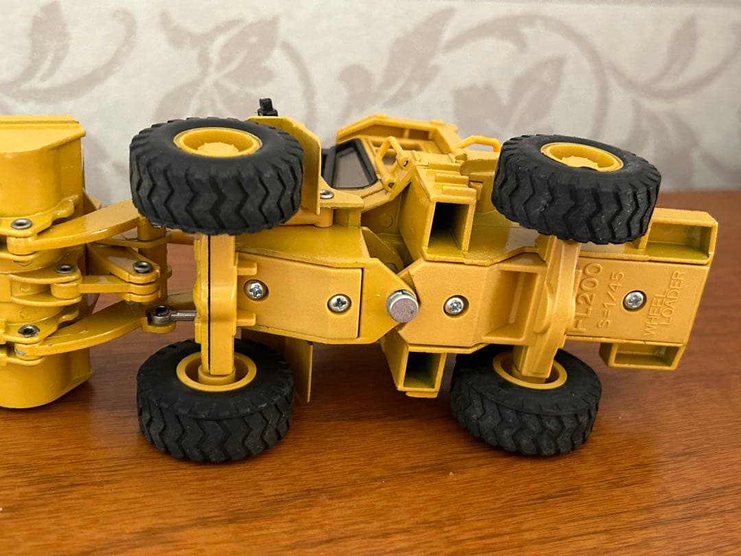 古河機械金属ホイールローダーFL200-I新品 ミニチュア