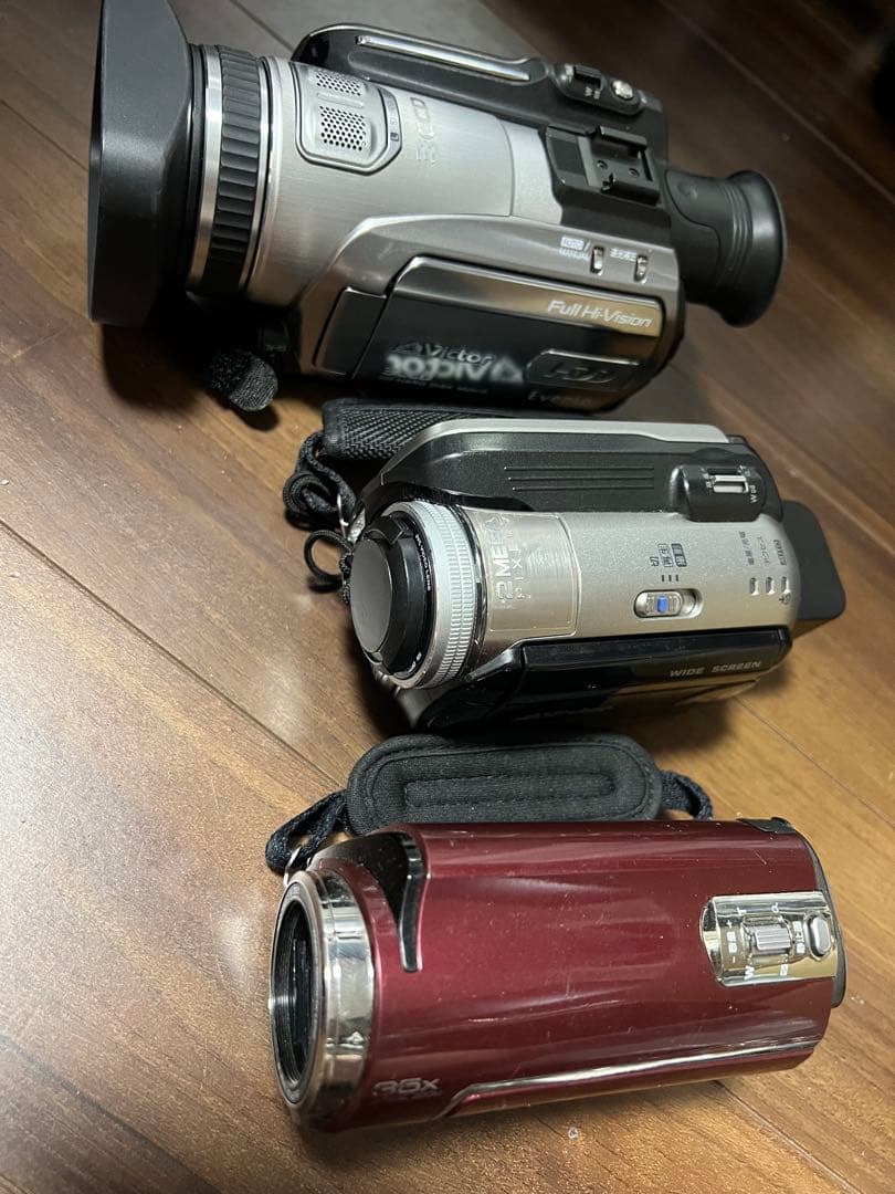 Victor Everio3台セット ビデオミニ三脚付き 平成レトロハンディカム