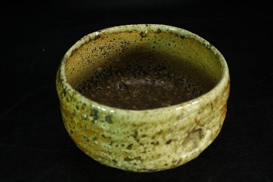 茶道具 古信楽 茶碗 在印 時代箱 骨董(K-YC524)