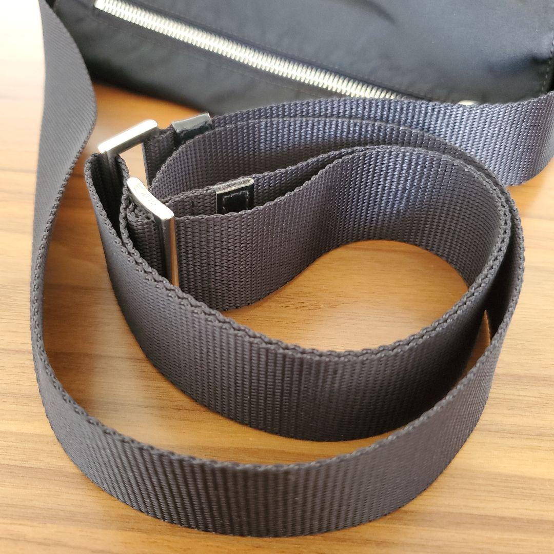 PRADA　プラダ　ショルダーバッグ　テスートナイロン　三角ロゴ