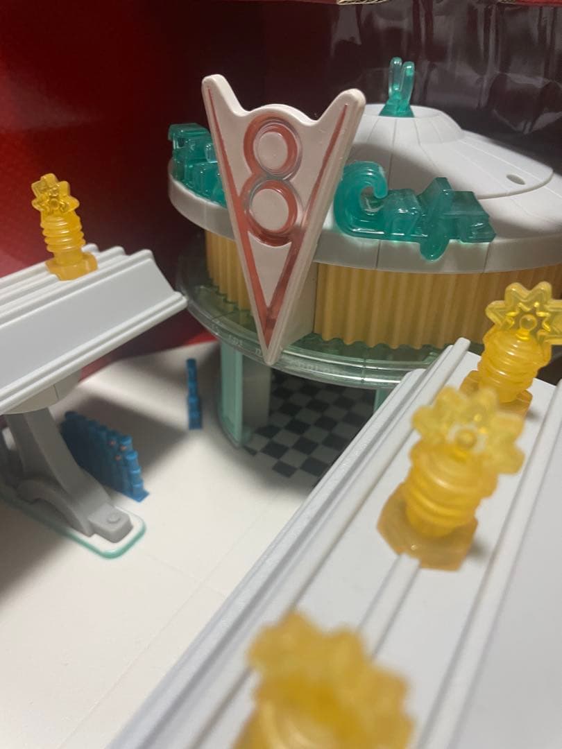 カーズ　プレシジョンシリーズ　v8カフェ　フロー　pixer cars マテル
