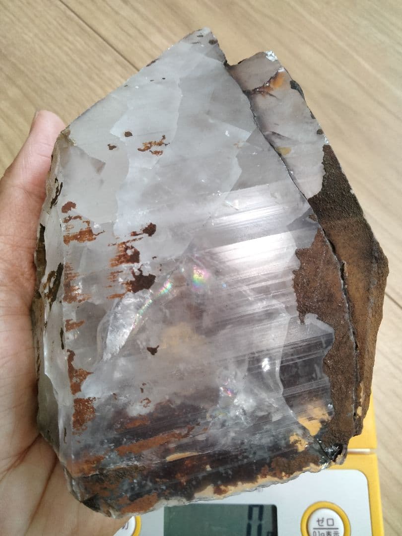 山梨県　乙女鉱山　国産天然水晶　虹入り水晶　784g 国産水晶　国産鉱物