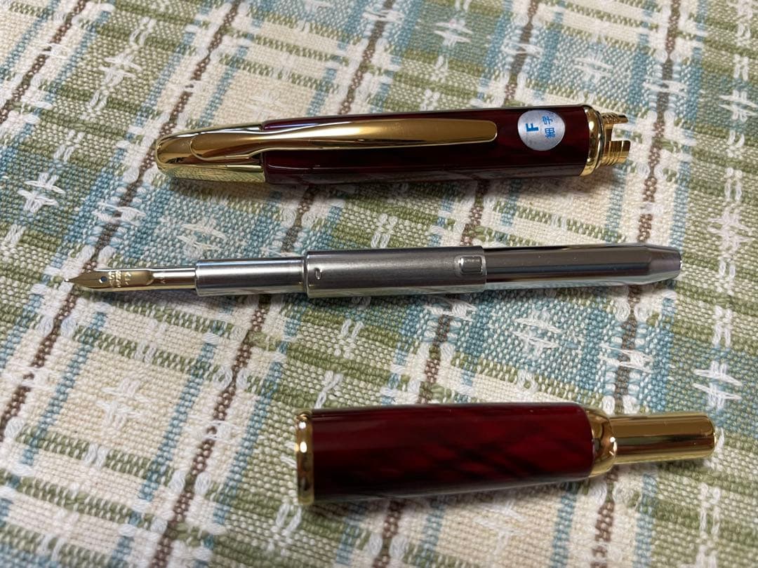 PILOT キャップレス 万年筆 マーブル　 字幅F