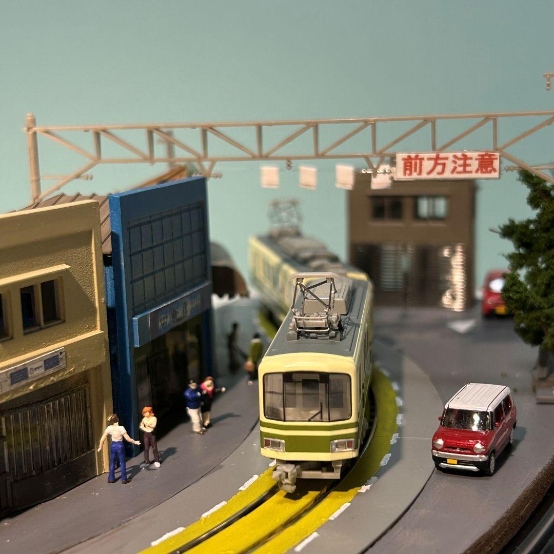 江ノ電　江の島駅付近　併用軌道 鉄道ジオラマ　Nゲージ 展示台